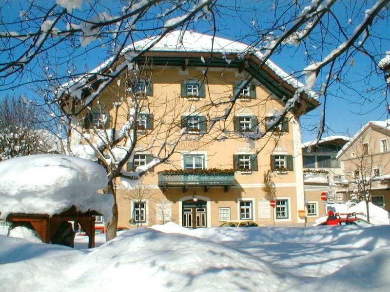 Hotel Die Hindenburg Зальфельден Экстерьер фото